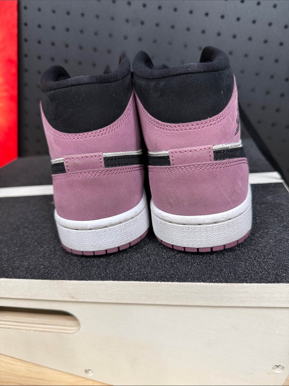 2022 Wmns Air Jordan 1 Mid SE 'Berry Pink' - Picture 5 of 5